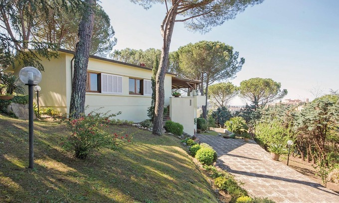 Lari House | Vacation home in beautiful panoramic position and with private garden in Lari.