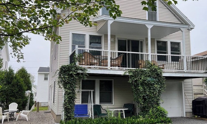York Beach House | Vacation home in between two sandy beaches with ample room throughout