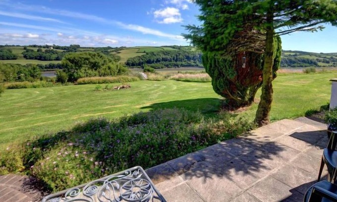 Llangain House | Vacation home Llangain in Carmarthen - 2 persons, 1 bedrooms