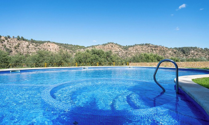 Flix House | Vacation Home "Mas De Lorena" with Mountain View, Shared Pool & Wi-Fi