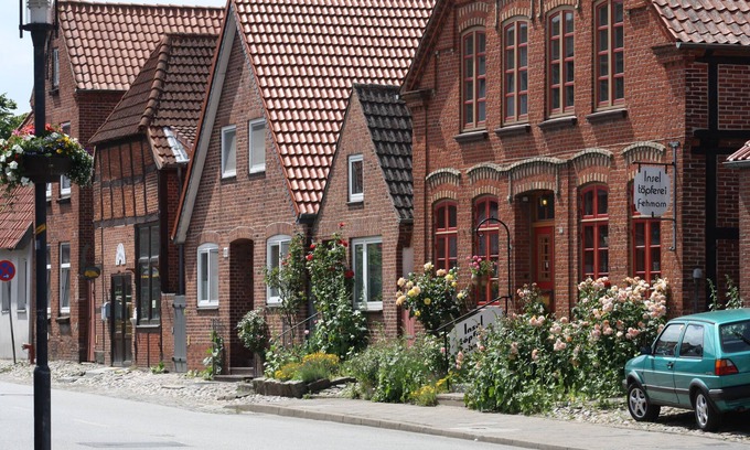 Burg auf Fehmarn House | Vacation home Rose with garden and terrace on Fehmarn
