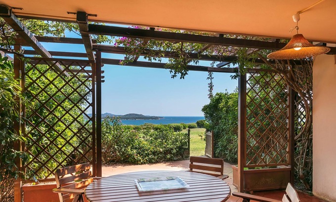 Portisco House | Vacation Home Rena Bianca Flat with Sea View, Terrace & Garden