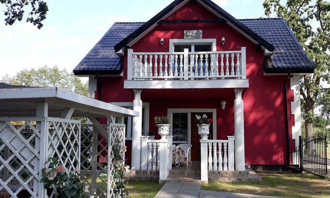 Nowe Warpno House | Vacation home Seeadler directly on the water 6 persons all year round water devices fenced