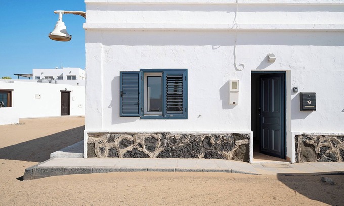 Caleta de Sebo House | Vacation Home "Villa Sueños Zenoneisabel" with Sea View & 2 Private Terraces