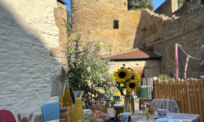 Meisenheim House | Vacation home Zeitmeise - vacation in Meisenheim am Glan in a single monument from 1768
