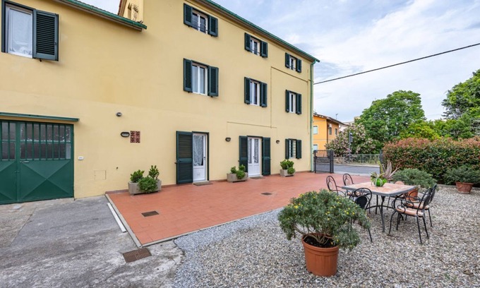 Montecatini Terme Apartment | Vacation House Irene with Patio and Parking