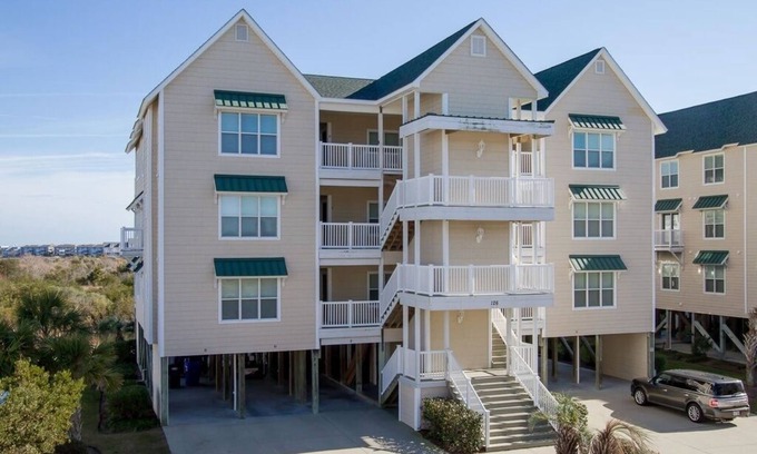 Ocean Isle Beach Condo | Vacation in this tranquil coastal condo minutes from the sand & sound of OIB!