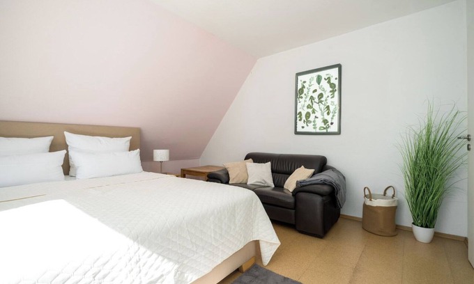 Mirow Apartment | Vacation in the vacation apartment Morgenröte with sauna and terrace centrally located in Mirow