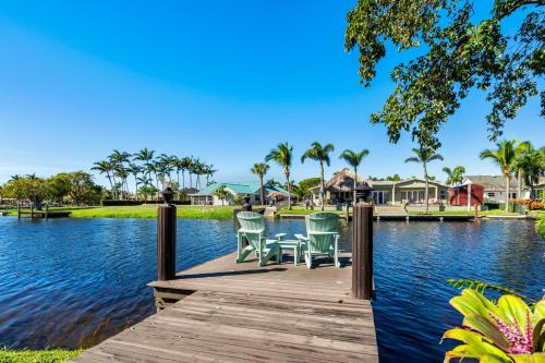 Tropic Palms House | VacationSunwind Delray home! Water Front Pool Dock near Beach
