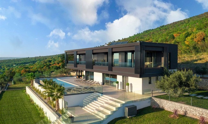 Brovinje Villa | Vacay Villa Panoramica with Gym