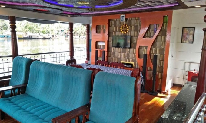 Alappuzha Boat Rental | Vaishnav Day Cruise