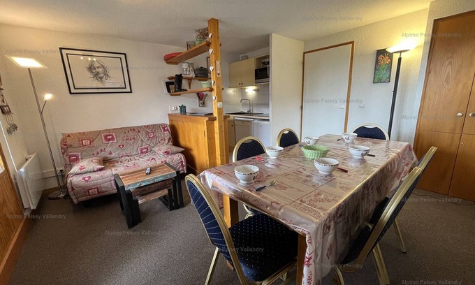 Vallandry Apartment | Vallandry: Duplex 3 rooms, 8 pers, direct access to slopes, pets allowed, ski locker
