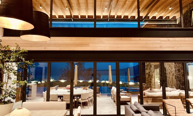 El Santuario House | Valle de Bravo Lakefront House. Swimmingpool, Jacuzzi and waterski boat