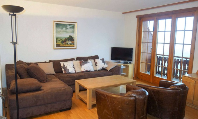 Veysonnaz Apartment | Valley-view apartment in Veysonnaz