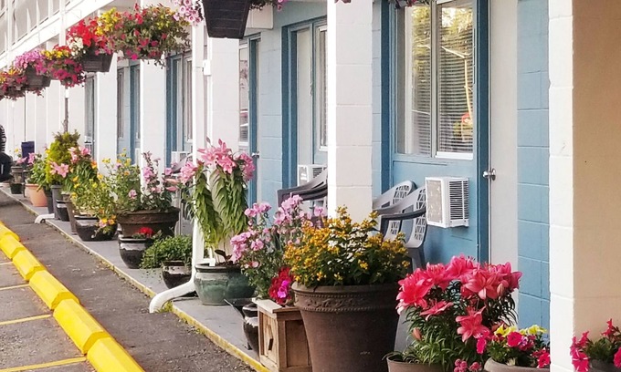 Regional District of Nanaimo Hotel | Value Lodge Economy Motel