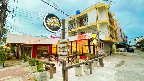 Ayutthaya Hostel | Van Vliet Hostel
