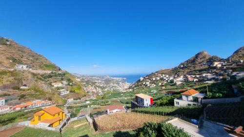 Camara de Lobos House | Varandas da Caldeira by Madeira ReAL