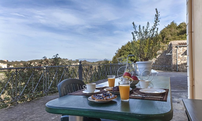 Agios Ioannis Apartment | Vasilakis Estate - Slope & Stone Cozy House