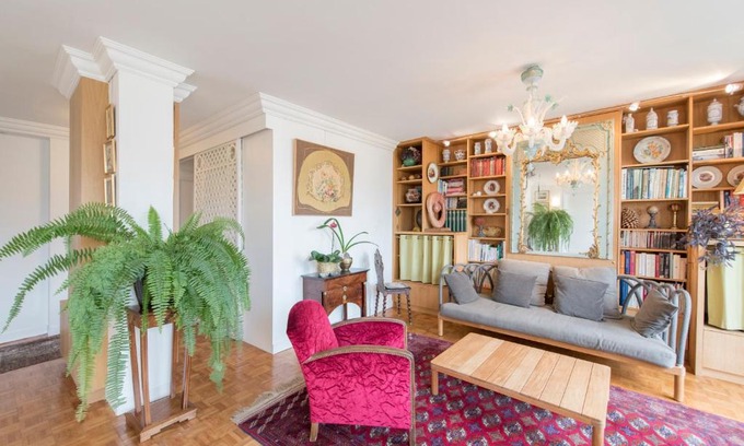 16th Arrondissement Apartment | Veeve - Apartment near Pont de Grenelle