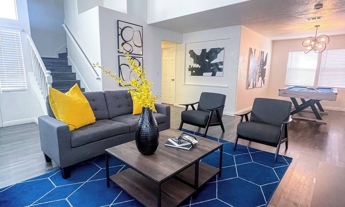 Spring Valley House | Vegas Luxury Getaway: 4BR/3BA w/King Bed, WiFi & Free Parking