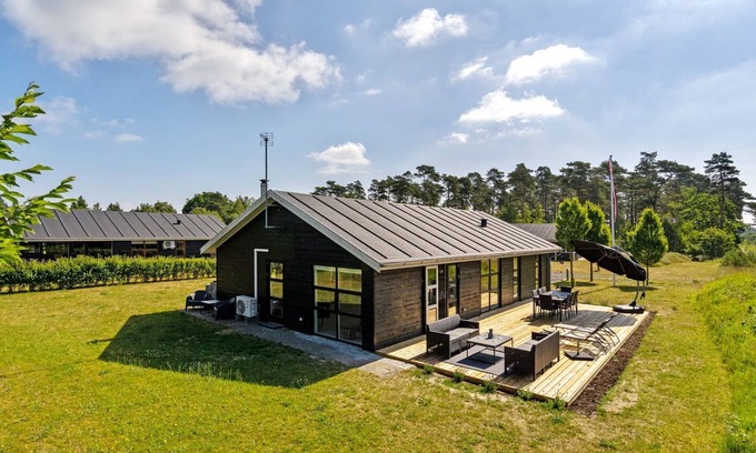 Hals House | "Veiko" - 1.2km from the sea by Interhome