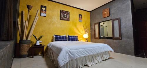 Talat Nuea Hotel | Velanon Phuket