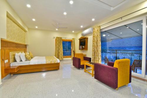 Bhagsu Nag Hotel | Vella Marina Group Pine view -Free Parking-cricket stadium 5 km-Mcleodganj 8 km- Bhagsunag