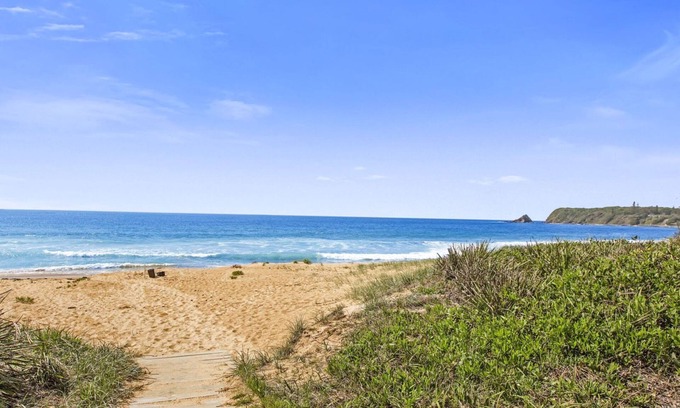 Red Head House | Verano - short walk from Red Head Beach