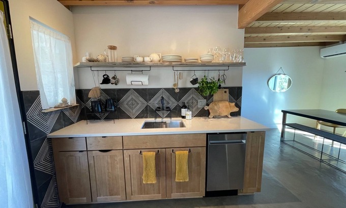 Morongo Valley House | Verdin's Nest - Romantic Retreat W/Hot Tub Under The Stars! 1 Bedroom Home by RedAwning