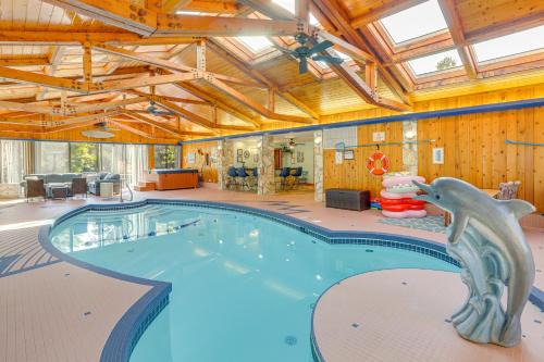 Vermilion House | Vermilion River Home with Hot Tub and Private Dock!