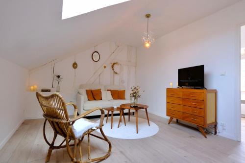 Verneuil-sur-Avre Apartment | Verneuil sur Avre - Romantic room