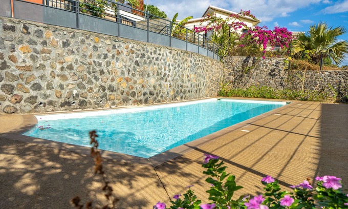 La Saline Les Bains Apartment | Vert Saline, beau T2 avec piscine