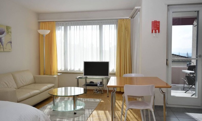 District 6 Apartment | Very central & bright studio (Vineyard 51)