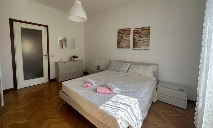 Tricolore Apartment | Very central three-room apartment within walking distance of the Duomo