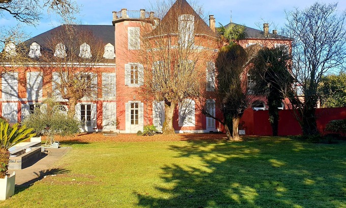 Assat House | VERY CLOSE TO PAU, COMFORTABLE HOUSE WITH PRIVATE POOL