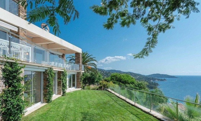 Le Lavandou House | Very large contemporary villa - Panoramic sea view - Garden
