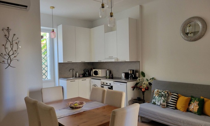 Hyeres City Centre Apartment | Very nice 2 rooms 40 m² renovated and air-conditioned