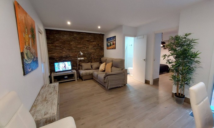 Alameda Apartment | Very nice flat,A/C,Wi-Fi, within the city wall, close to Alameda de Hercules