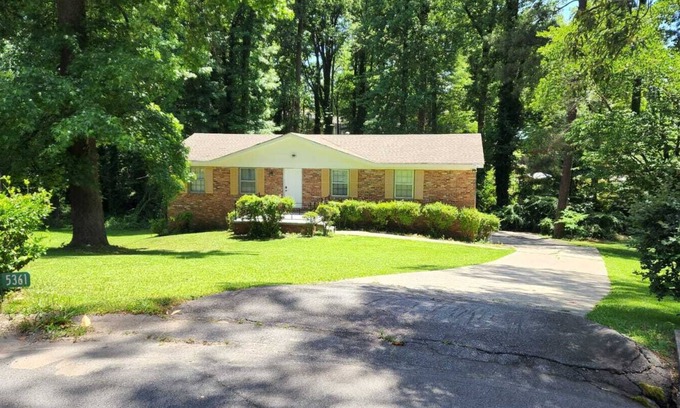 Lake City House | Very nice neighborhood, extra piecefull, 10 minutes from ATL international