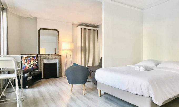 Enfants-Rouges Apartment | Very quiet apartment on garden - Coeur Paris la marais/2bd/Mobility lease