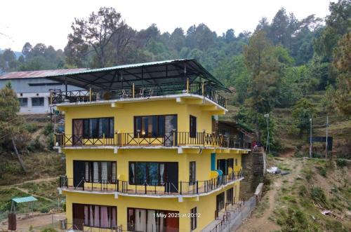 Kausani Hotel | Veshnavi Paradise By StayApart