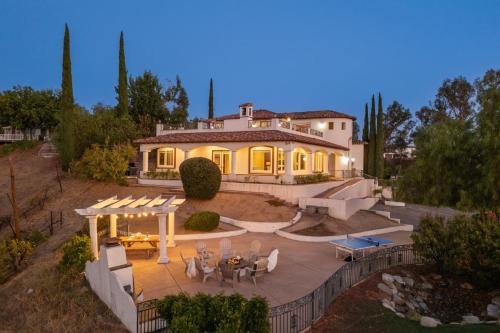 Temecula Villa | Via del Sur by AvantStay Private Spanish Villa w Views Walk to Wineries