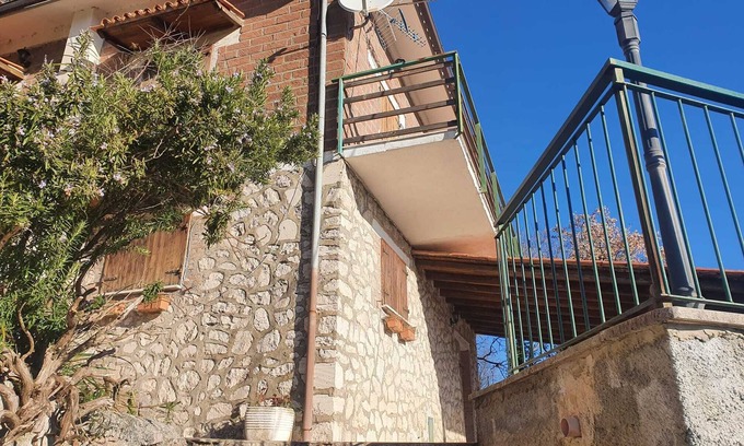 Licenza Villa | Via Fonte Bandusia 4