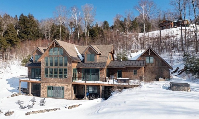 Stratton Mountain House | Vibes & Views In Stratton