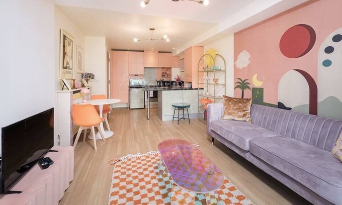 Shooters Hill Apartment | Vibrant 1BR flat in Greenwich