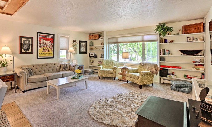 Fairbanks House | Vibrant downtown home & studio with fireplaces & bikes - walk everywhere