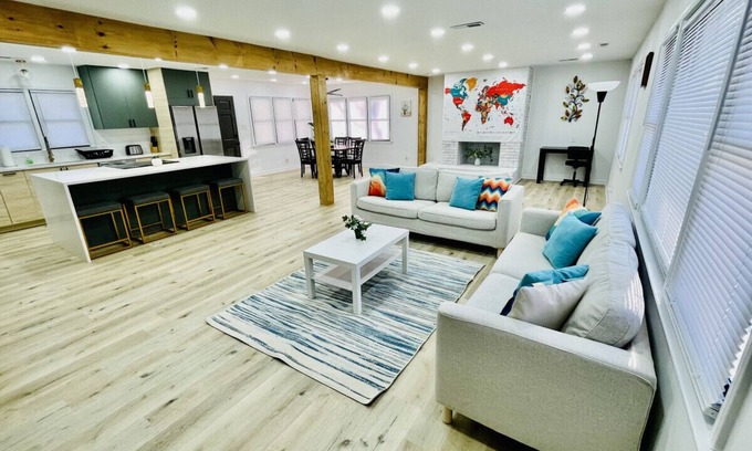 Greensboro House | Vibrant Modern Home at Prime Location 4 bed 3 bath