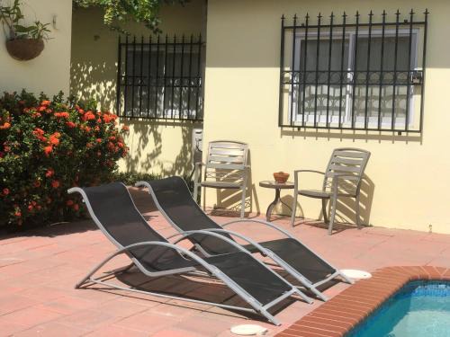Oranjestad Apartment | VICENTE habitación