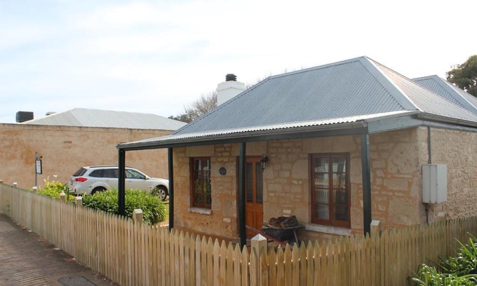 Waterhouse Bed & Breakfast | Victoria Cottage