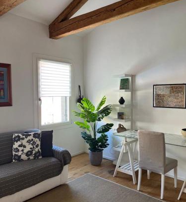 Dorsoduro Apartment | Victoria Studio